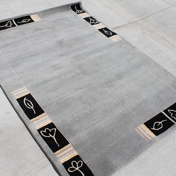 Thamel Mart USA R3374 Gorgeous Gray Color Handmade Tibetan Woolen Area Rug 4.7 Feet X 6.7 Feet Made in Nepal