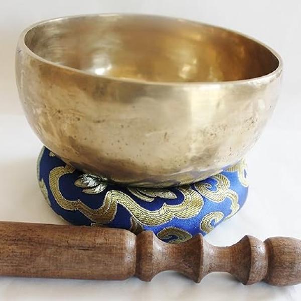 F272 5" Palm Size Energetic Third Eye 'A' Chakra Healing Tibetan Singing Bowl Made in Nepal